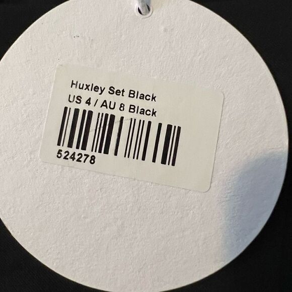 Princess Polly Black Crop Top Size 4 - Picture 4 of 4